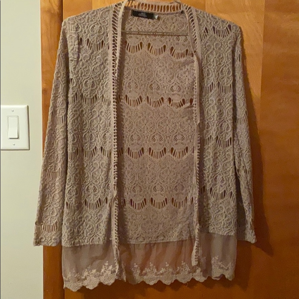 BKE BOUTIQUE light mauve tan cardigan